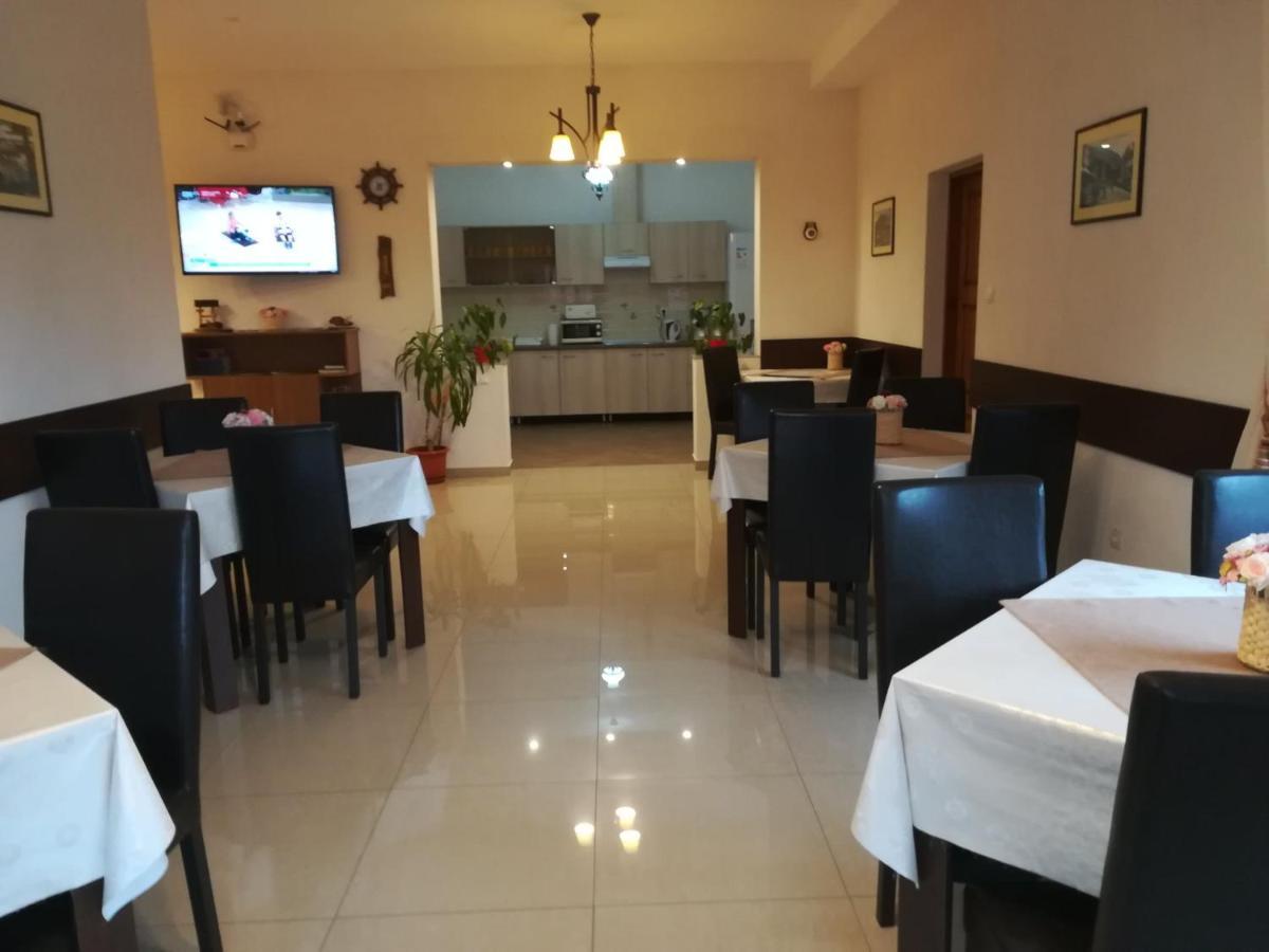 Hotel Casa Eldorado à Sovata Extérieur photo